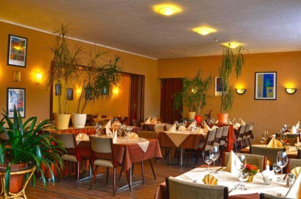 Hotel Restaurant Zur Hexe Uberherrn Екстер'єр фото